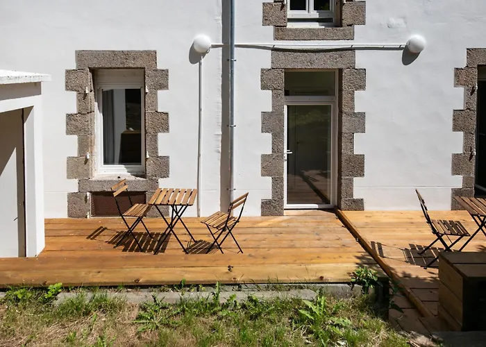 Independante Sterne アパート ブレスト