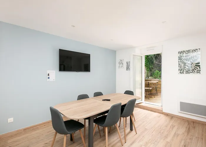 Independante Sterne アパート ブレスト